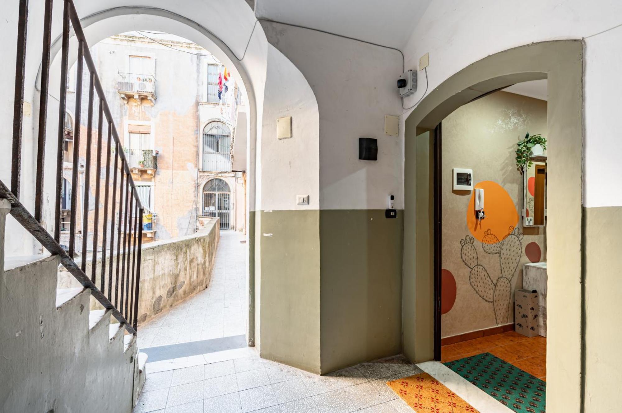 I Colori Di Lalla - 300 M Far From Castello Ursino 卡塔尼亚 外观 照片